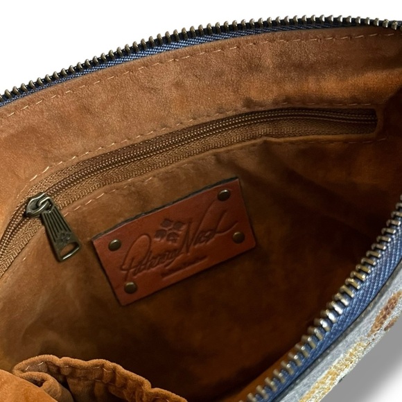 Patricia Nash Cassini Wristlet Floral Cross Stitch Print Leather Pockets Stain - Picture 4 of 8